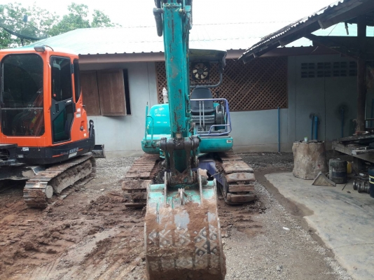 ขาย KOMATSU PC40-7E เก่านอกไฟเต็มเอกสารอินวอยราคา 285,000