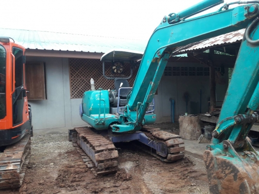 ขาย KOMATSU PC40-7E เก่านอกไฟเต็มเอกสารอินวอยราคา 285,000