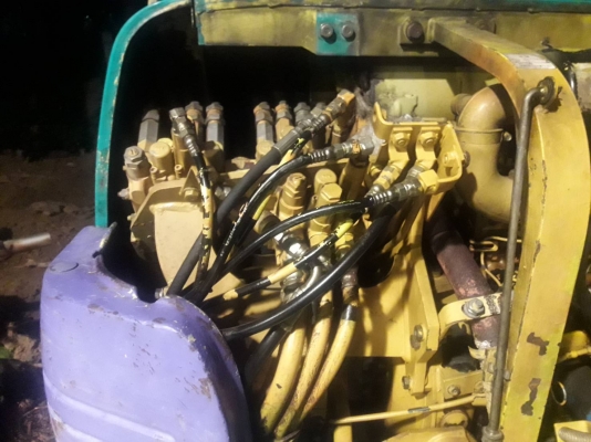ขาย KOMATSU PC40-7E เก่านอกไฟเต็มเอกสารอินวอยราคา 285,000