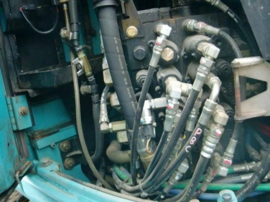 รถขุดรุ่นยอดนิยม KOBELCO SK135SR-2 YY-05 นำเข้าจากญี่ปุ่นโดยตรง โทร.090-986-2521 อ๊อบ