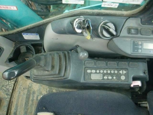 รถขุดรุ่นยอดนิยม KOBELCO SK135SR-2 YY-05 นำเข้าจากญี่ปุ่นโดยตรง โทร.090-986-2521 อ๊อบ