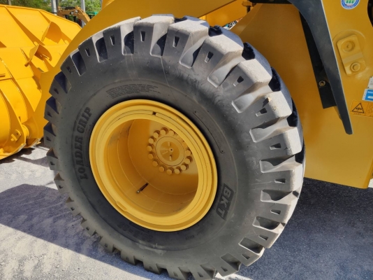 ขาย รถตักล้อยาง TCM L27-3 แขนยาวแท้จากญี่ปุ่น ยางใหม่ 4เส้น ใช้งานยาวๆ รถสวยกริ๊บ โทร.090-986-2521 อ๊อบ