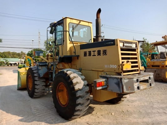 ขาย KOMATSU WA300-1 ซีเรียล 31,xxx นำเข้าจากญี่ปุ่น โทร&bull;090-986-2521 อ๊อบ