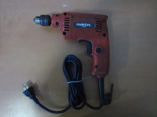 ขายเครื่องมือและเครื่องจักรหลายรายการ