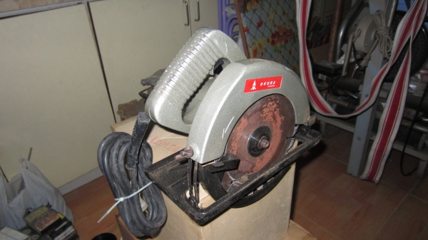 ขายเครื่องมือและเครื่องจักรหลายรายการ