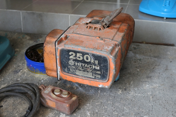 ขายเครื่องมือและเครื่องจักรหลายรายการ