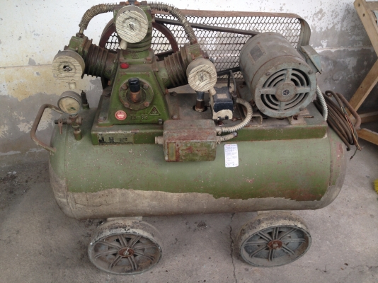 ขายเครื่องมือและเครื่องจักรหลายรายการ