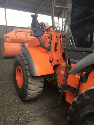 ขายรถตักล้อยาง HITACHI ZW150 (เทียบเท่า WA270-6) ปี 2013 นำเข้าเองจากญี่ปุ่น สภาพสวยพร้อมใช้ ถึงเร็วๆนี้ครับ