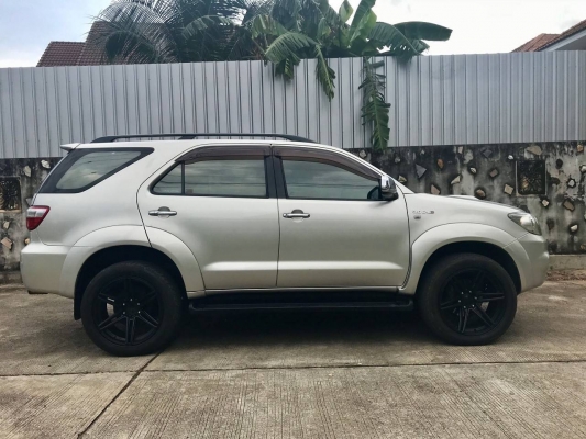 2010 Toyota Fortuner 3.0 v 4WD AT 2010 Toyota Fortuner 3.0 v 4WD AT
