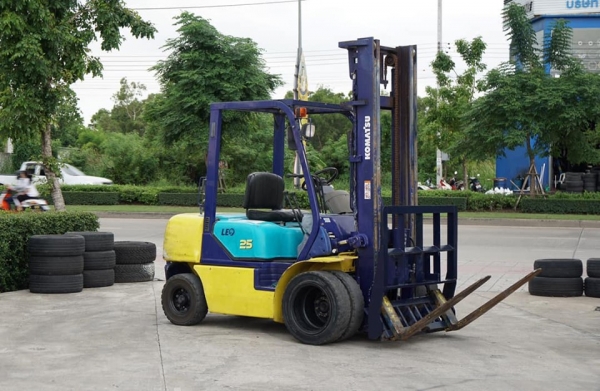 Komatsu FD25c-12 งาเท(ฮิ๊ง) ขนาดยก2.5ตัน เสายกสูง4เมตร เครื่องยนตร์ดีเซล สวยแห้งเดิมจากญี่ปุ่น