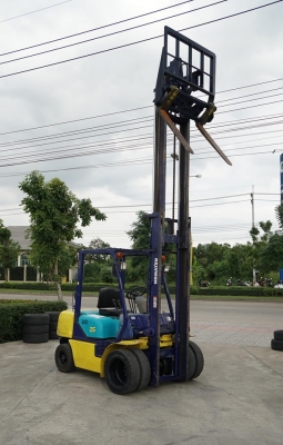 Komatsu FD25c-12 งาเท(ฮิ๊ง) ขนาดยก2.5ตัน เสายกสูง4เมตร เครื่องยนตร์ดีเซล สวยแห้งเดิมจากญี่ปุ่น
