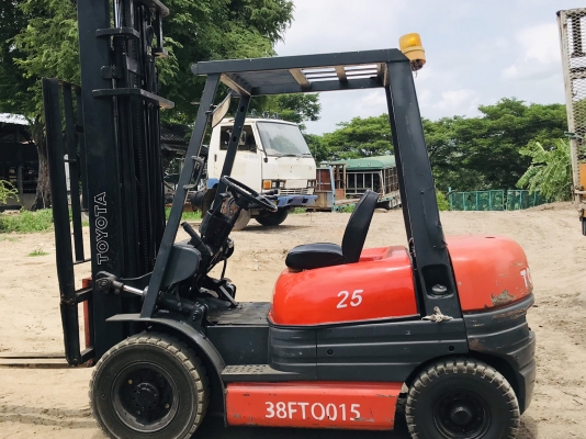 TOYOTA  2.5 ตัน