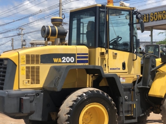 ขายรถตักล้อยาง KOMATSU WA200-5 แขนยาวพิเศษ นำเข้าเองจากญี่ปุ่น สภาพสวยพร้อมใช้ มีVDOการทำงานครับ