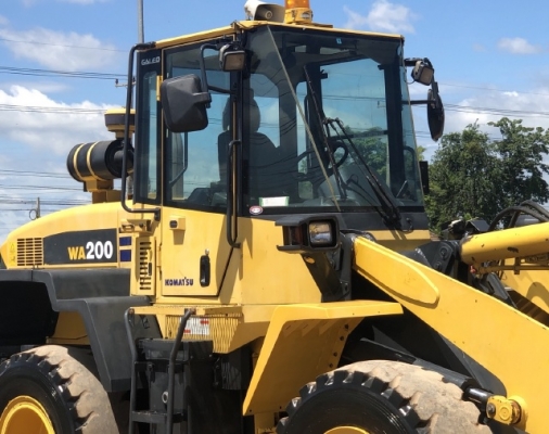 ขายรถตักล้อยาง KOMATSU WA200-5 แขนยาวพิเศษ นำเข้าเองจากญี่ปุ่น สภาพสวยพร้อมใช้ มีVDOการทำงานครับ