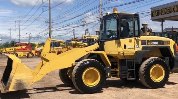 ขายรถตักล้อยาง KOMATSU WA200-5 แขนยาวพิเศษ นำเข้าเองจากญี่ปุ่น สภาพสวยพร้อมใช้ มีVDOการทำงานครับ