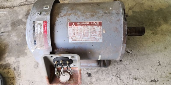 2,000 บ.ส่งถึงบ้านฟรี โทร 083-2000058 LINE ID: line832923 มอเตอร์ยี่ห้อ MITSUBISHI ขนาด 2 แรงม้า ใช้