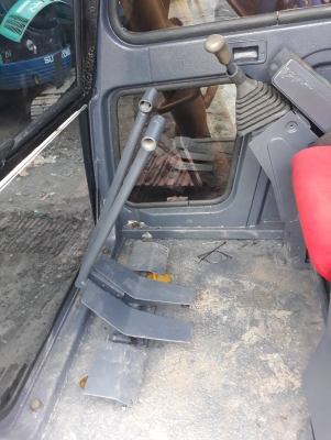 Kobelco Sk 100 mark 3 เครื่องดี ปั๊มแรง ตัวเดินเงียบ โซ่ใบเฟรมหนา ปุ้งกี๋ใหม่ ไฟฟ้าตัด เอกสารซื้อขาย Kobelco Sk 100 mark 3 เครื่องดี ปั๊มแรง ตัวเดินเงียบ โซ่ใบเฟรมหนา ปุ้งกี๋ใหม่ ไฟฟ้าตัด เอกสารซื้อขาย