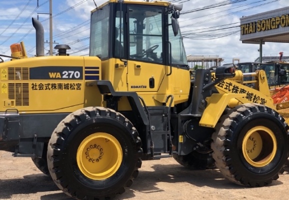 ขายรถตักล้อยาง KOMATSU WA270-6 ปี 2012 นำเข้าเองจากญี่ปุ่น สภาพสวยพร้อมใช้ มีVDOการทำงานครับ ขายรถตักล้อยาง KOMATSU WA270-6 ปี 2012 นำเข้าเองจากญี่ปุ่น สภาพสวยพร้อมใช้ มีVDOการทำงานครับ
