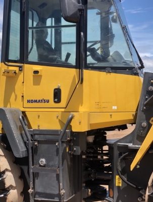 ขายรถตักล้อยาง KOMATSU WA270-6 ปี 2012 นำเข้าเองจากญี่ปุ่น สภาพสวยพร้อมใช้ มีVDOการทำงานครับ ขายรถตักล้อยาง KOMATSU WA270-6 ปี 2012 นำเข้าเองจากญี่ปุ่น สภาพสวยพร้อมใช้ มีVDOการทำงานครับ