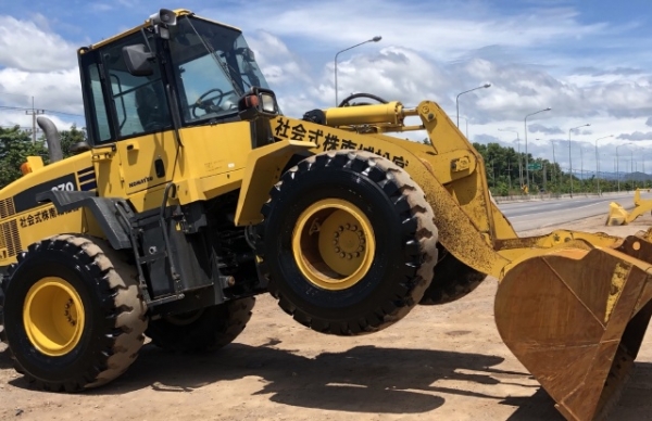 ขายรถตักล้อยาง KOMATSU WA270-6 ปี 2012 นำเข้าเองจากญี่ปุ่น สภาพสวยพร้อมใช้ มีVDOการทำงานครับ ขายรถตักล้อยาง KOMATSU WA270-6 ปี 2012 นำเข้าเองจากญี่ปุ่น สภาพสวยพร้อมใช้ มีVDOการทำงานครับ