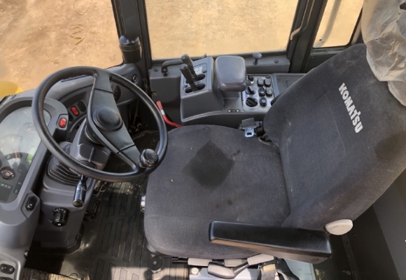 ขายรถตักล้อยาง KOMATSU WA270-6 ปี 2012 นำเข้าเองจากญี่ปุ่น สภาพสวยพร้อมใช้ มีVDOการทำงานครับ ขายรถตักล้อยาง KOMATSU WA270-6 ปี 2012 นำเข้าเองจากญี่ปุ่น สภาพสวยพร้อมใช้ มีVDOการทำงานครับ