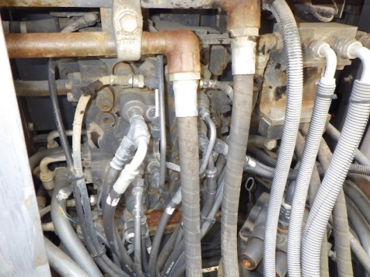 ขายรถขุดนำเข้าจากประเทศญี่ปุ่น sumitomo sh120-3 แทรกกว้าง 70 cm สนใจติดต่อสอบถาม 0923309229 อีด