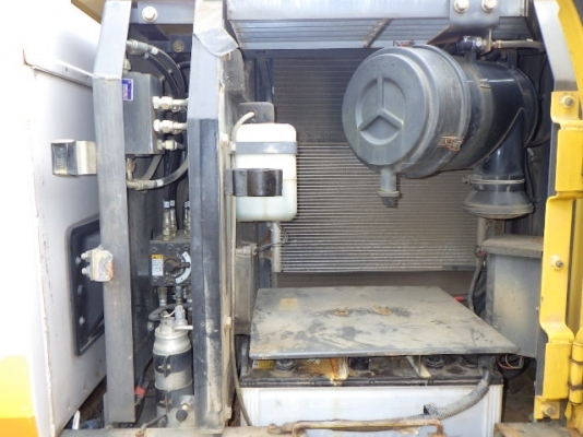 ขายรถขุดนำเข้าจากประเทศญี่ปุ่น sumitomo sh120-3 แทรกกว้าง 70 cm สนใจติดต่อสอบถาม 0923309229 อีด