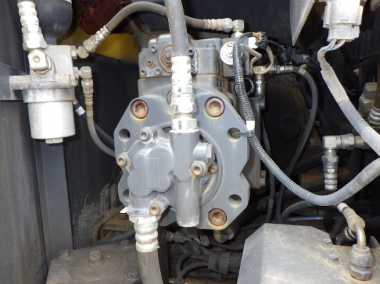 ขายรถขุดนำเข้าจากประเทศญี่ปุ่น sumitomo sh120-3 แทรกกว้าง 70 cm สนใจติดต่อสอบถาม 0923309229 อีด