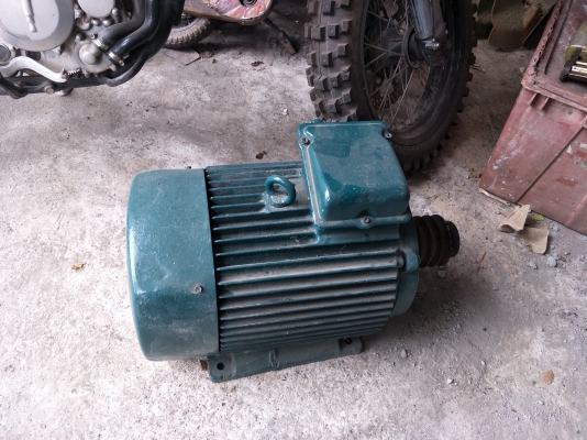 ขายมอเตอร์15แรง15000วัตสภาพพร้อมใช้ ขายมอเตอร์15แรง15000วัตสภาพพร้อมใช้