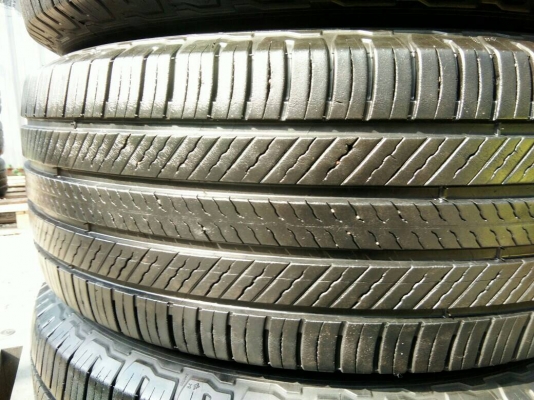 ขายยาง 265/65R17 มิชลิน ปลายปี16 ดอกยางเต็มสวยไม่กินข้างไม่มีปะใช้งานยาวๆ ชุดละ 3200 บาท
