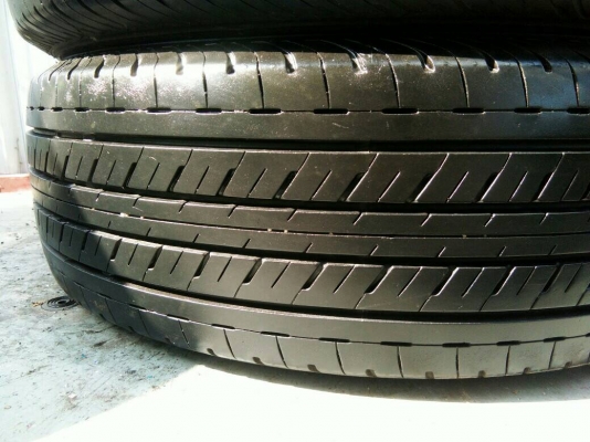 ขายยาง 215/65R16 บริดจสโตน ดูราวิส ปี18 ดอกยางหนาสวยสดเท่ากันไม่ร้าวไม่กินข้างไม่มีปะ ชุดละ 5500 บาท