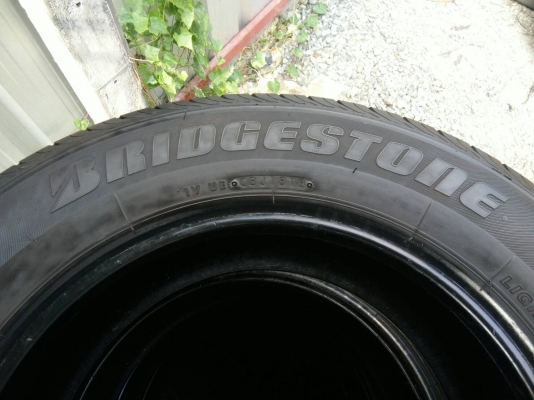 ขายยาง 215/65R16 บริดจสโตน ดูราวิส ปี18 ดอกยางหนาสวยสดเท่ากันไม่ร้าวไม่กินข้างไม่มีปะ ชุดละ 5500 บาท
