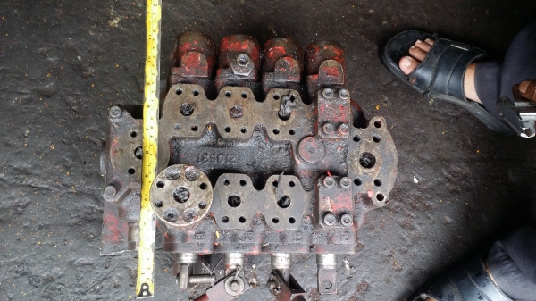 ขายคอนโทรลวาล์ว Kawasaki 4 แกน