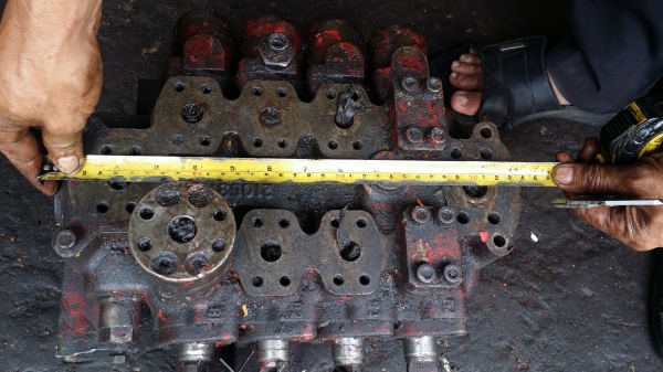 ขายคอนโทรลวาล์ว Kawasaki 4 แกน