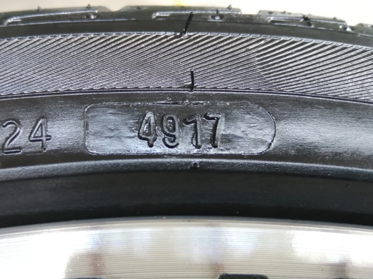 ล้อ AMG style6 ขอบ19 หน้า 8.5 นิ้ว +32 หลัง 9.5 นิ้ว +32 สภาพใหม่ เพิ่งทำสีมาใหม่ พร้อมยางหน้า Achilles 245 35 19 ปี17 ยางหลัง Michelin 245 35 19 ปลายปี16 ดอกเต็ม ใช้ยาว ราคาไม่แพง