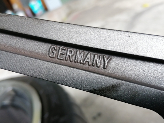 ล้อ AMG style6 ขอบ19 หน้า 8.5 นิ้ว +32 หลัง 9.5 นิ้ว +32 สภาพใหม่ เพิ่งทำสีมาใหม่ พร้อมยางหน้า Achilles 245 35 19 ปี17 ยางหลัง Michelin 245 35 19 ปลายปี16 ดอกเต็ม ใช้ยาว ราคาไม่แพง