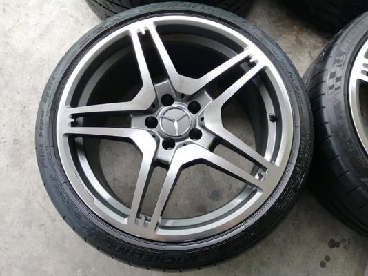 ล้อ AMG style6 ขอบ19 หน้า 8.5 นิ้ว +32 หลัง 9.5 นิ้ว +32 สภาพใหม่ เพิ่งทำสีมาใหม่ พร้อมยางหน้า Achilles 245 35 19 ปี17 ยางหลัง Michelin 245 35 19 ปลายปี16 ดอกเต็ม ใช้ยาว ราคาไม่แพง