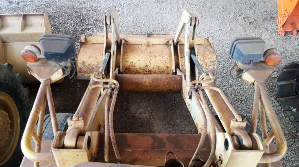 รถตักล้อยาง MITSUBISHI รุ่น WS3 (ท่าม่วงแทรกเตอร์ 086-5003800)