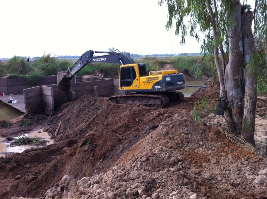 ขาย volvo 210blc ขาย volvo 210blc