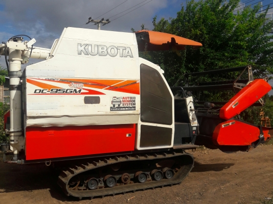 ขายรถเกี่ยว95 พลัส พร้อมใช้งาน รถปี 55 ชั่วโมง2300 เอกสารเล่มทะเบียนพร้อมโอน