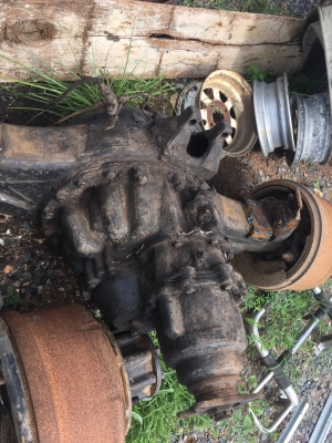 ชุดเพลาท้ายฟูโช่75000บาท  0816278866