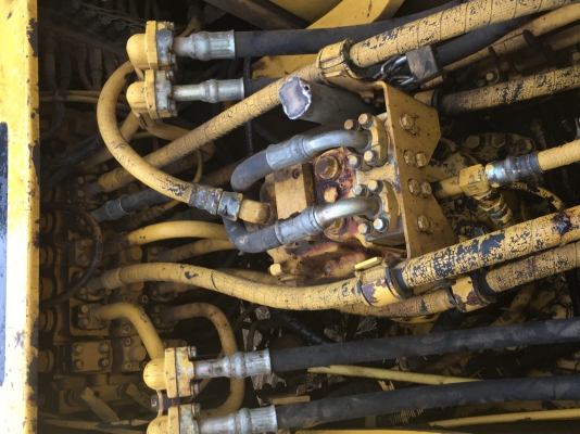 ขายkomatsu pc200 เล่มทะเบียนพร้อมโอน สภาพนางฟ้า ระบบไฟเต็ม เอวแน่น เครื่องแห้ง ปั้มแน่น โซ่ใหม่ เฟือ