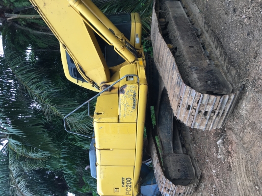 ขายkomatsu pc200 เล่มทะเบียนพร้อมโอน สภาพนางฟ้า ระบบไฟเต็ม เอวแน่น เครื่องแห้ง ปั้มแน่น โซ่ใหม่ เฟือ