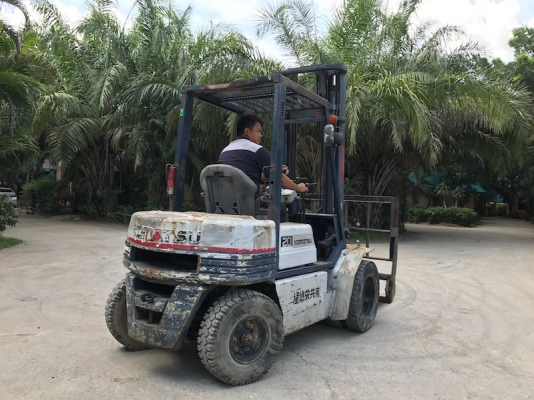 ขายFORKLIFT KOMATSU FD20-11(2ตัน)งากระดก(ล้อหน้าคู่) เสา4.0เมตร สวยเดิมจากญี่ปุ่น ยังไม่เคยใช้ในไทย 265,000เท่านั้น!!