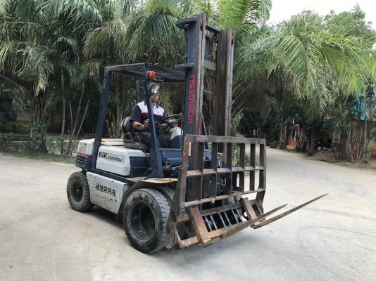 ขายFORKLIFT KOMATSU FD20-11(2ตัน)งากระดก(ล้อหน้าคู่) เสา4.0เมตร สวยเดิมจากญี่ปุ่น ยังไม่เคยใช้ในไทย 265,000เท่านั้น!!