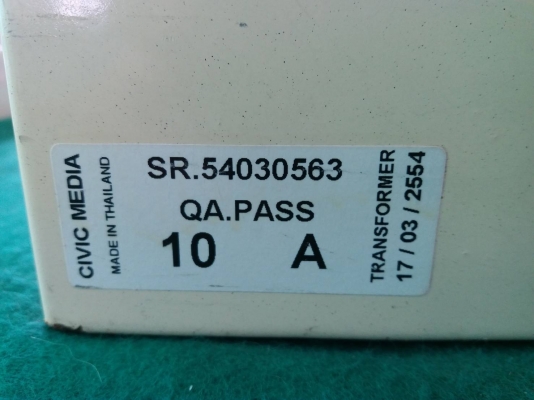 หม้อแปลงพร้อมกล่อง ขนาด 10A หรือ 1,000VA ไฟเข้า 220V ออก 100V สายไฟยาว 2 เมตรเส้นใหญ่ ไม่มีปลั๊กตัวผู้ตามภาพ ช่องเสียบไฟ 100V มี 2 ช่องเสียบใช้ขาแบนมีกราวด์ กล่องเหล็กหนา มีหูจับด้านข้าง สภาพใช้งานได้ปกติ ราคา 2,000 บาทรวมส่งค่ะ