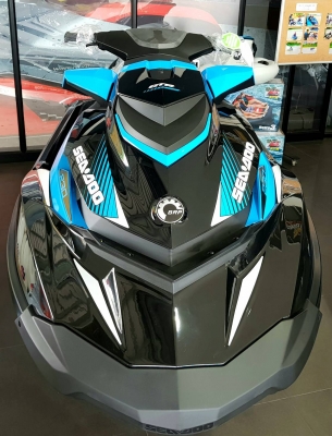 อยากจะร้องดังๆ ว่าโปรแรงมาก...!! 2018 GTR 230 กับสีที่ดุดัน
