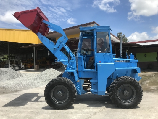 ขายรถตักMITSUBISHIรุ่นWS3 นำเข้าญี่ปุ่นไม่เคยใช้งานในไทยเอวอ่อนเครื่องมิตซูบิชิ4สูบ สภาพดีพร้อมใช้งาน 081-8302909 จิรโรจน์ Line ID : jiraroj2909