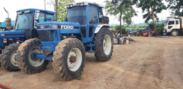 ฟอร์ด 8240