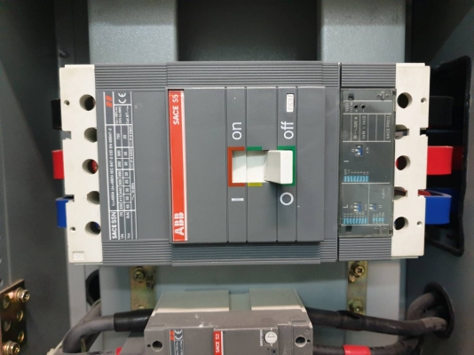 ตู้เบรกเกอร์เมน 800 แอมป์ 2 ฝั่ง เหมือนกัน เมนกลาง 800 2 ตัว จำนวน 1 ชุด ราคา 120000 บาท